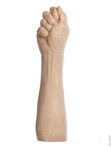 Nyrkkinainti eli fistaus venyttää kiihottavasti peräaukkoa.